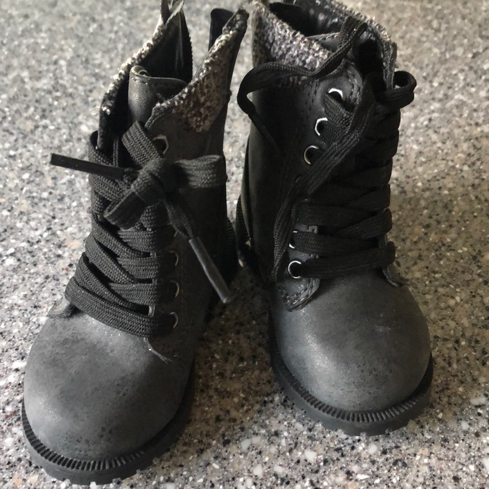 Baby girl boots